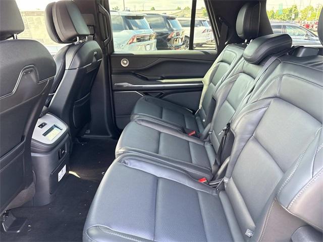 new 2025 Lincoln Navigator L car, priced at $109,615