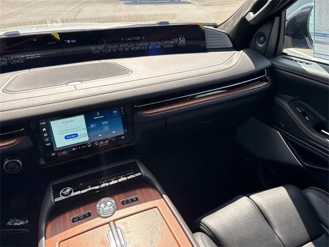 new 2025 Lincoln Navigator L car, priced at $123,450