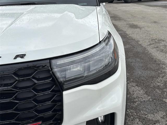 new 2025 Ford Explorer car, priced at $56,304
