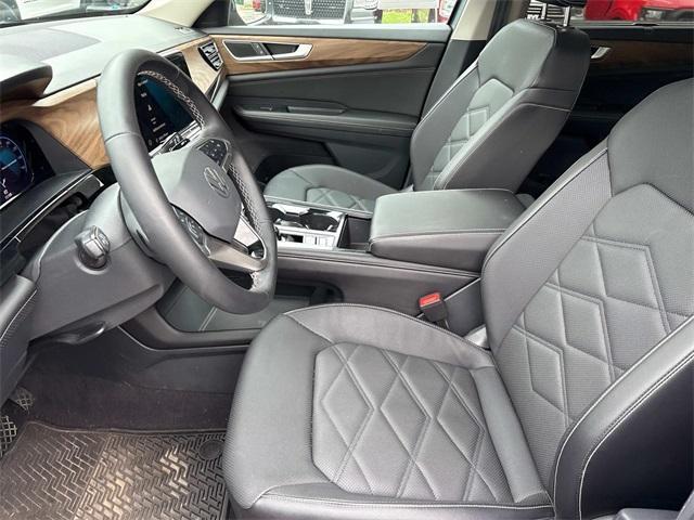 used 2024 Volkswagen Atlas car, priced at $36,655