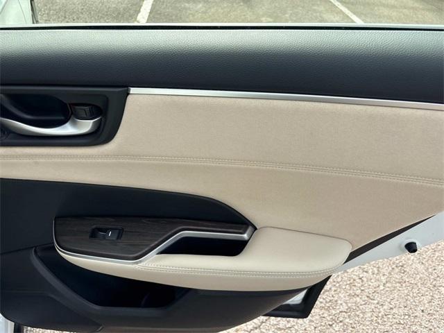 used 2018 Honda Clarity Plug-In Hybrid car, priced at $19,406