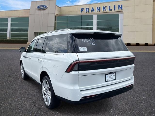 new 2025 Lincoln Navigator car, priced at $106,305
