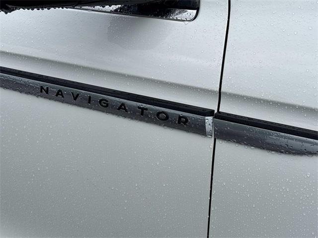 new 2025 Lincoln Navigator car, priced at $106,305