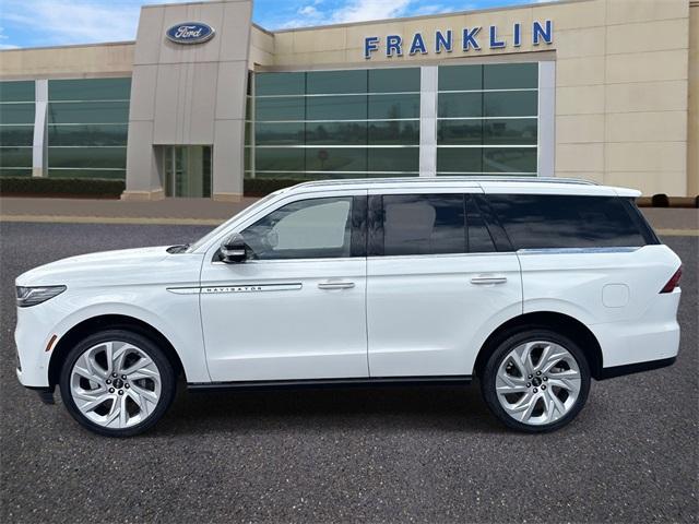 new 2025 Lincoln Navigator car, priced at $106,305