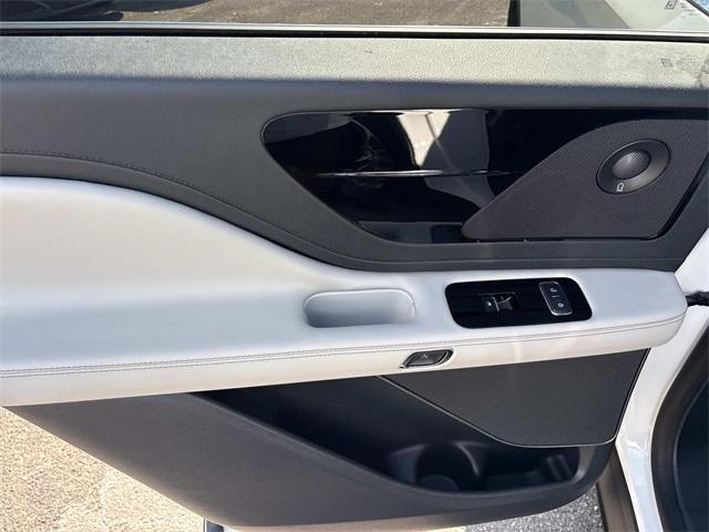 new 2025 Lincoln Aviator car, priced at $66,295