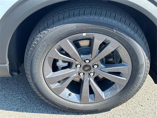 new 2025 Ford Explorer car, priced at $45,406