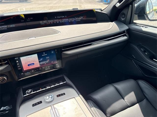new 2025 Lincoln Navigator car, priced at $109,940