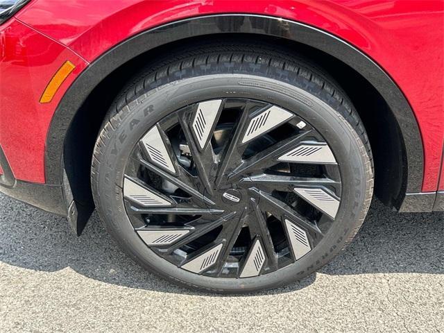 new 2025 Lincoln Nautilus car, priced at $68,255