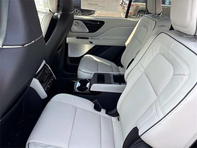 new 2025 Lincoln Aviator car, priced at $87,070
