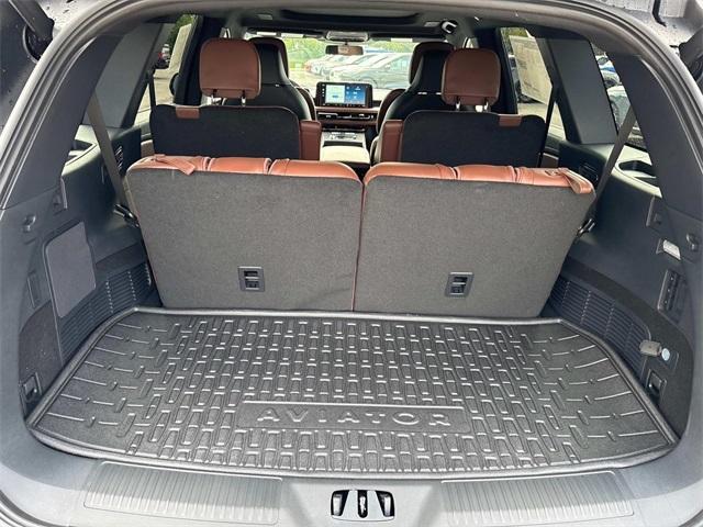 new 2025 Lincoln Aviator car, priced at $70,037