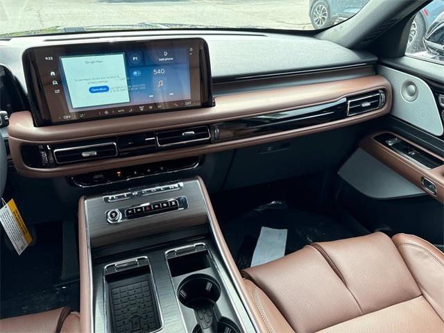 new 2025 Lincoln Aviator car, priced at $70,037