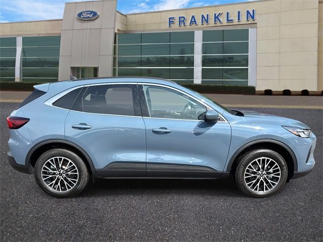 new 2025 Ford Escape car, priced at $30,251