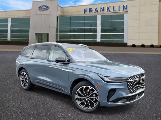 new 2025 Lincoln Nautilus car, priced at $64,301