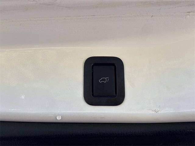 used 2019 Toyota Highlander car, priced at $22,580