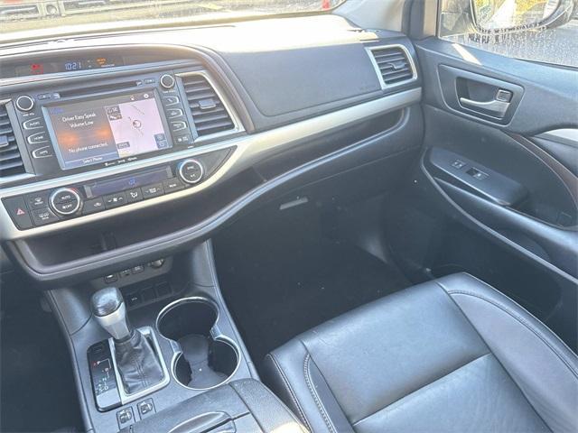 used 2019 Toyota Highlander car, priced at $22,580