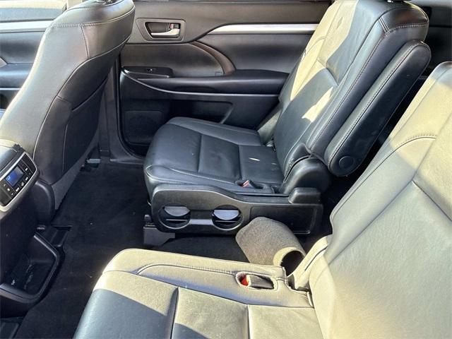 used 2019 Toyota Highlander car, priced at $22,580