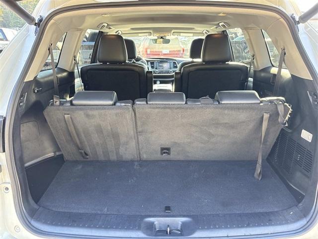 used 2019 Toyota Highlander car, priced at $22,580