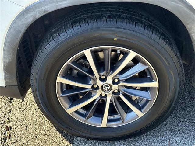 used 2019 Toyota Highlander car, priced at $22,580