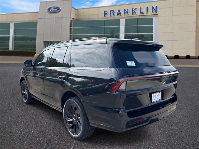 new 2025 Lincoln Navigator car, priced at $105,875