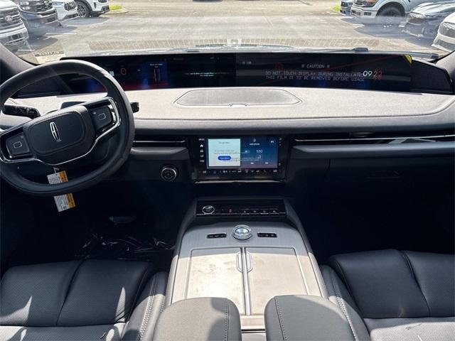 new 2025 Lincoln Navigator car, priced at $105,875