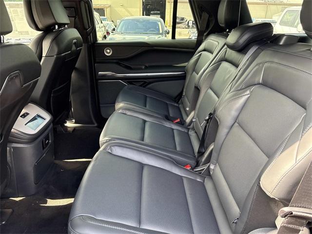 new 2025 Lincoln Navigator car, priced at $105,875
