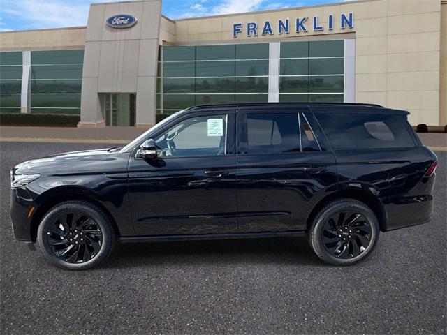 new 2025 Lincoln Navigator car, priced at $105,875