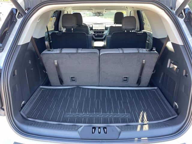 new 2025 Ford Explorer car, priced at $40,930