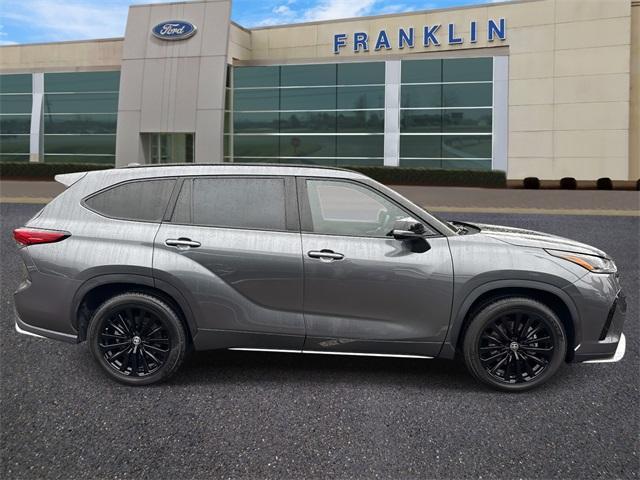 used 2023 Toyota Highlander car, priced at $39,980