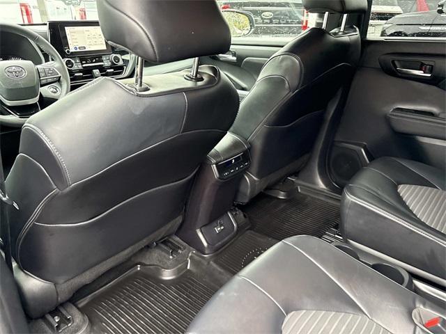 used 2023 Toyota Highlander car, priced at $39,980
