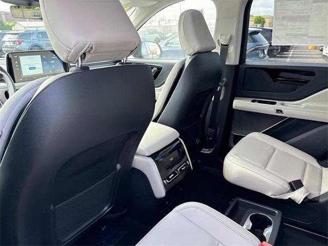 new 2025 Lincoln Aviator car, priced at $61,450