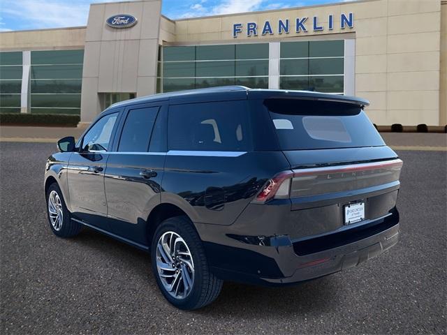 new 2025 Lincoln Navigator car, priced at $102,590