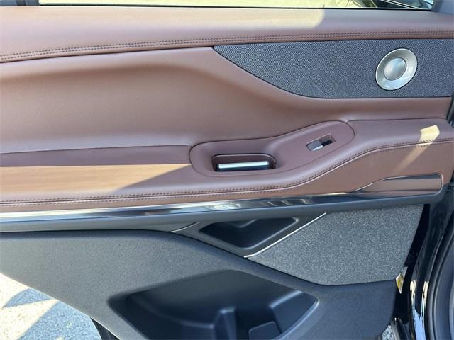 new 2025 Lincoln Navigator car, priced at $102,590