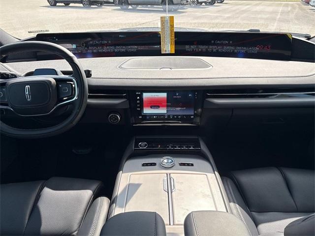 new 2025 Lincoln Navigator car, priced at $105,935