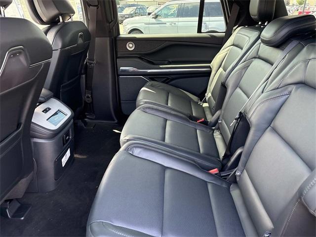 new 2025 Lincoln Navigator car, priced at $105,935
