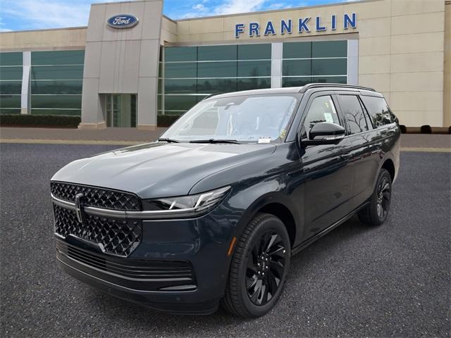new 2025 Lincoln Navigator car, priced at $107,070