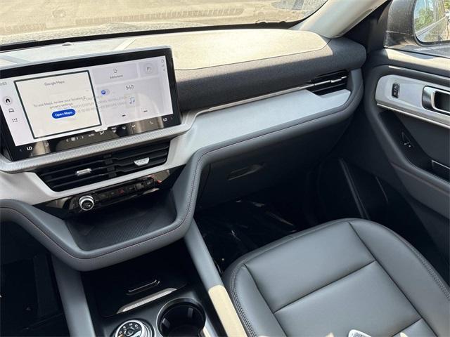 new 2025 Ford Explorer car, priced at $40,401