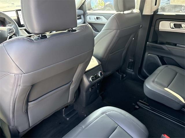new 2025 Ford Explorer car, priced at $40,401