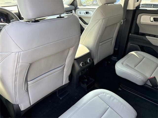 new 2025 Ford Explorer car, priced at $40,217