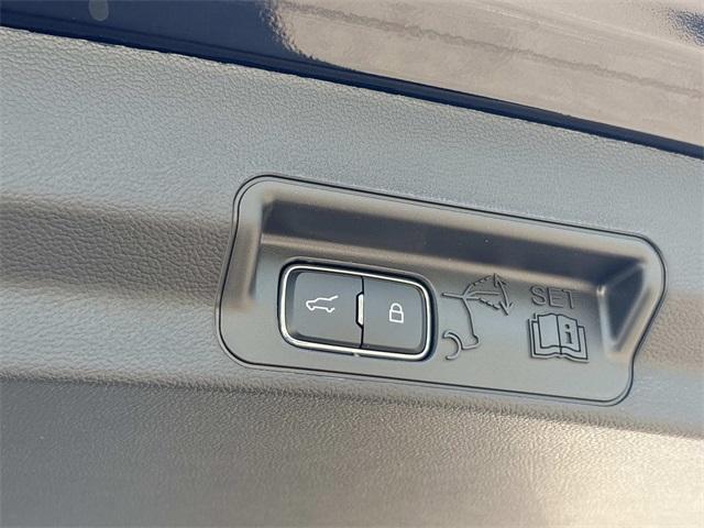 new 2025 Ford Explorer car, priced at $40,217