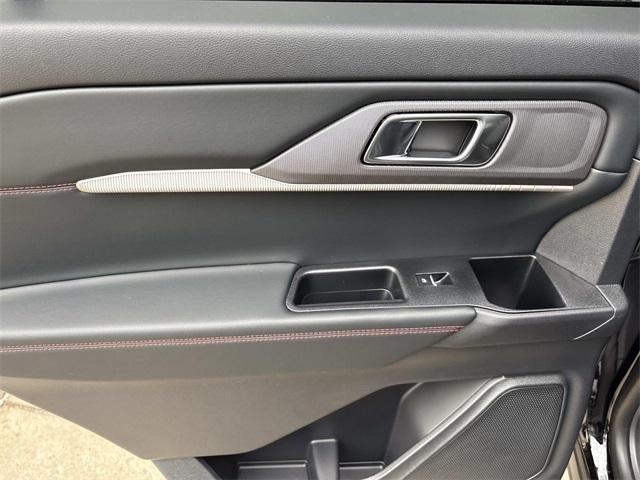 new 2025 Ford Explorer car, priced at $47,568