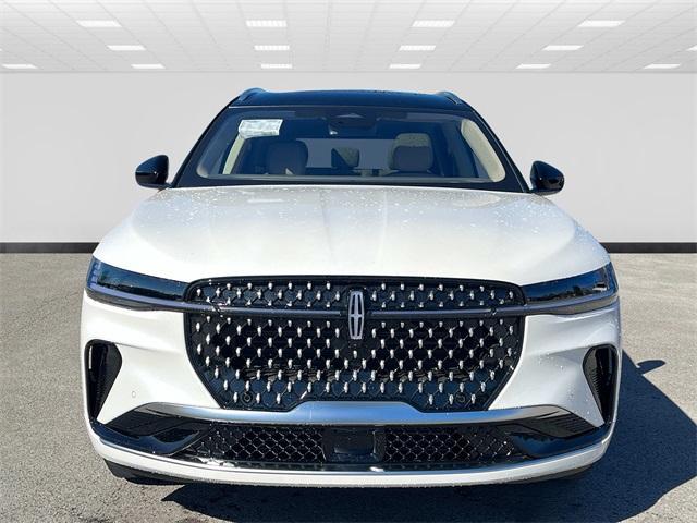 new 2025 Lincoln Nautilus car, priced at $64,301