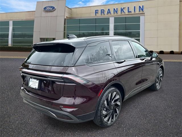 new 2025 Lincoln Nautilus car, priced at $65,853