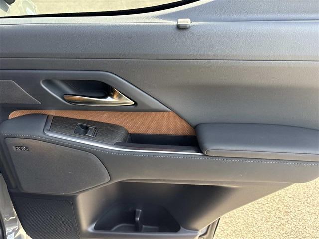 used 2025 Lexus GX 550 car, priced at $92,980