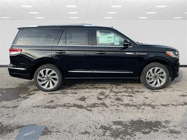 new 2024 Lincoln Navigator car, priced at $83,843