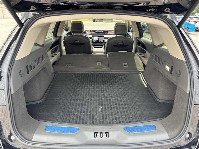 new 2025 Lincoln Nautilus car, priced at $52,360