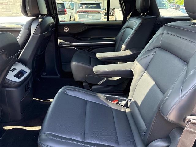 new 2025 Lincoln Navigator car, priced at $106,440