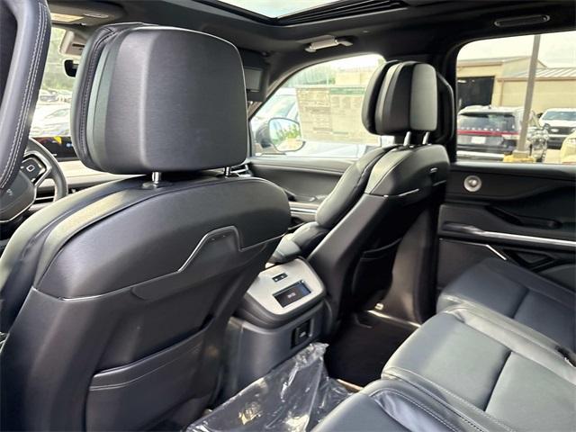 new 2025 Lincoln Navigator L car, priced at $108,730