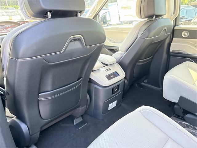 new 2025 Lincoln Navigator car, priced at $104,340