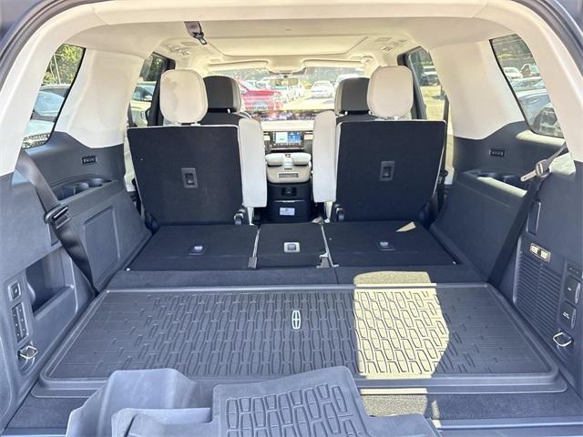 new 2025 Lincoln Navigator car, priced at $104,340