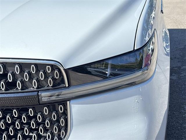 new 2025 Lincoln Navigator car, priced at $104,340